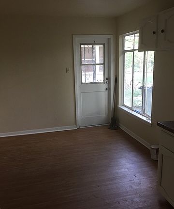 4th image of 139 W Emerson Ave