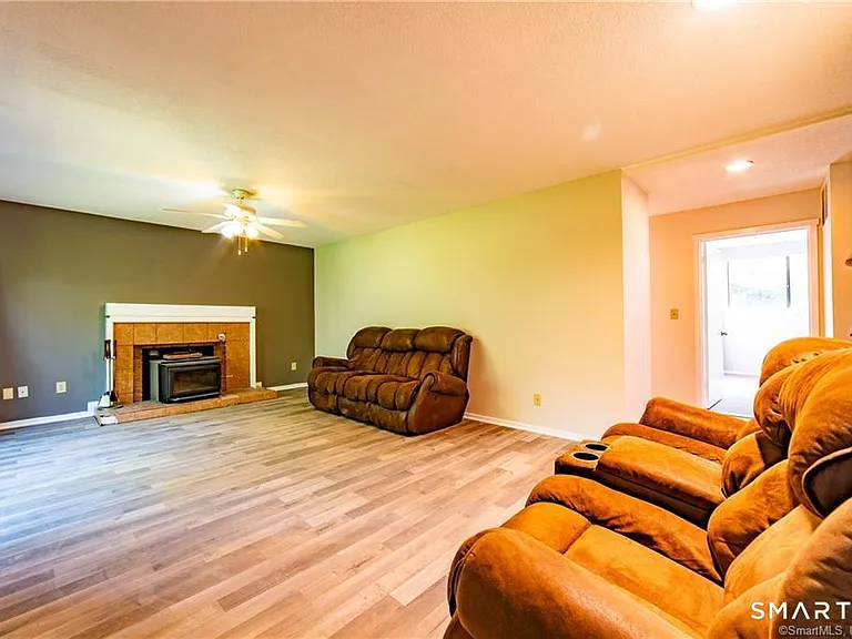 140 Woodvale Dr #E — Photo 6