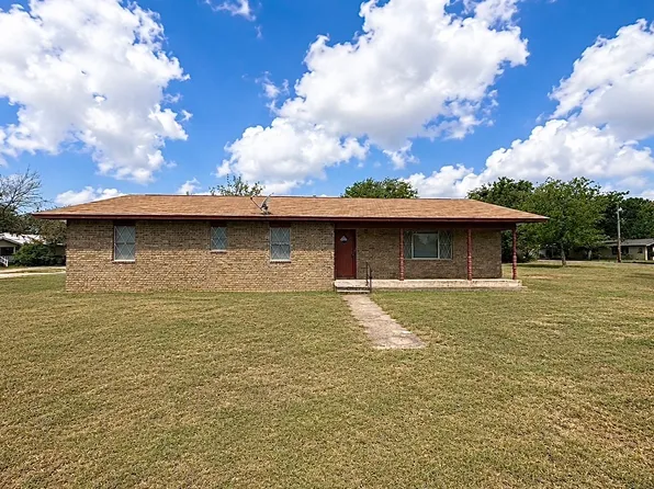 308 N Cotton Belt Ave, Gustine, TX 76455