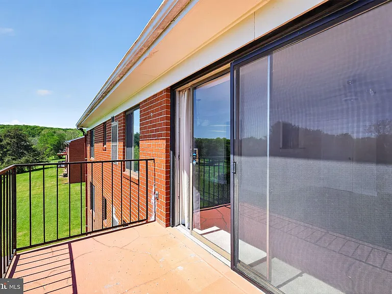 Clubhouse Dr SW — Photo 13
