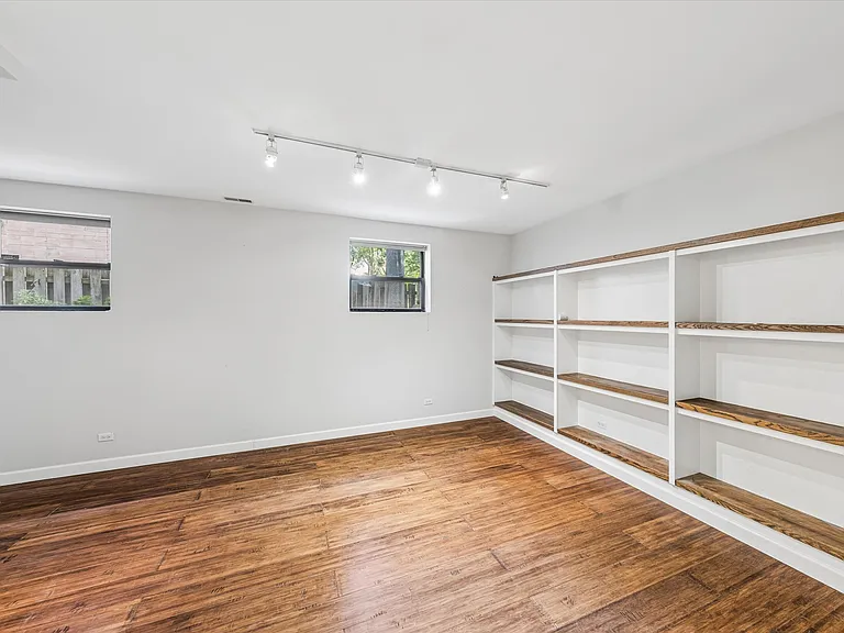6829 N Lakewood Ave #1 — Photo 22
