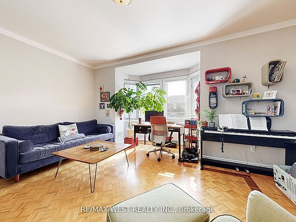 5th image of 52 Heydon Park Rd