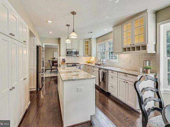 3rd image of 13935 Valley Country Dr