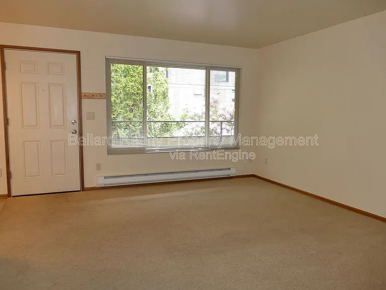 2050 NW 59th St #5 — Photo 2