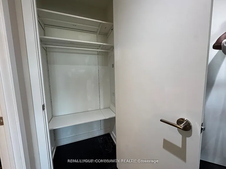 11 Yorkville Ave #2114 — Photo 14