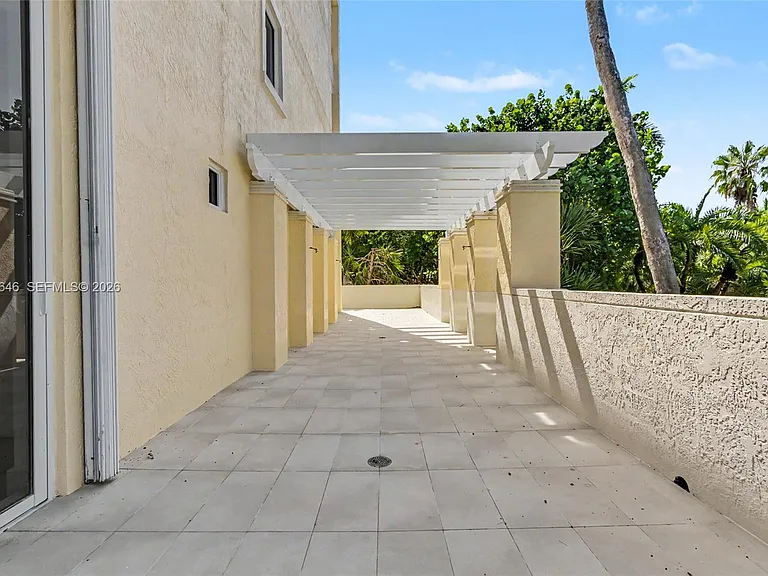 731 Crandon Blvd #208 — Photo 58