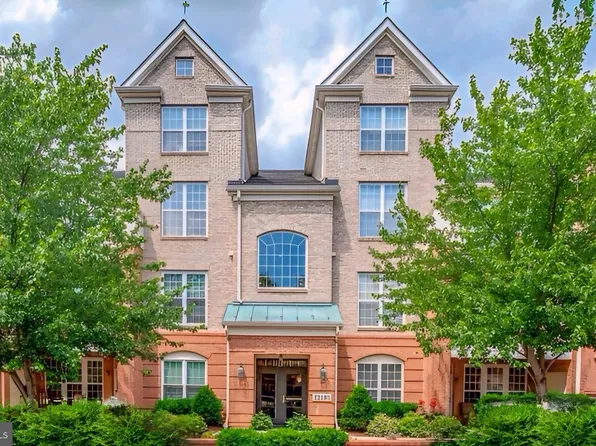 12180 Abington Hall Pl APT 104, Reston, VA 20190