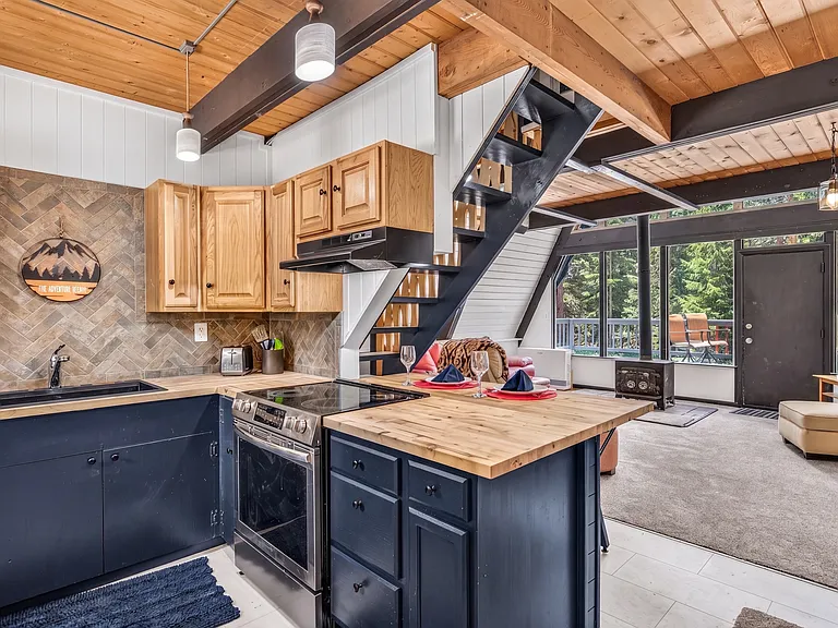 374 Wilderness Dr — Photo 10