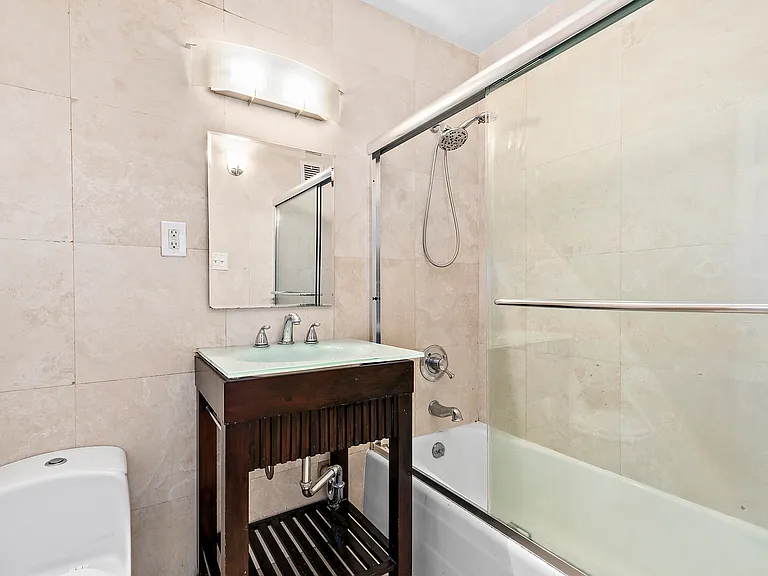 159 W 53rd St #25C — Photo 5