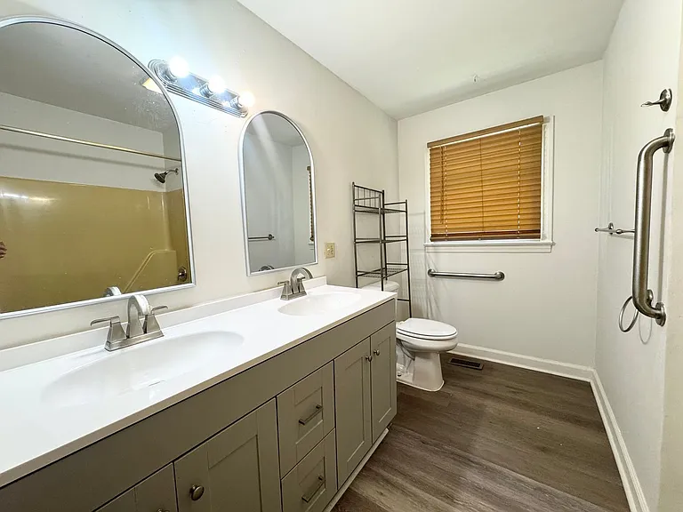102 Hunters Trl W — Photo 10