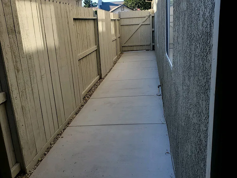 8008 Bridgeburn Ct — Photo 43