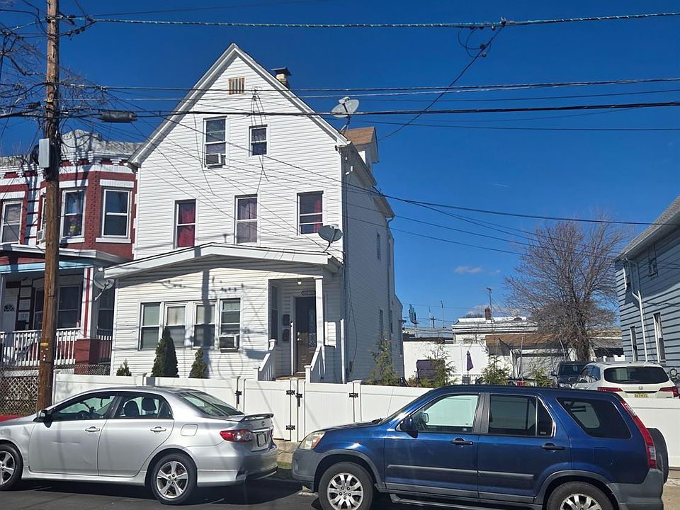 1st image of 300 Alpine St