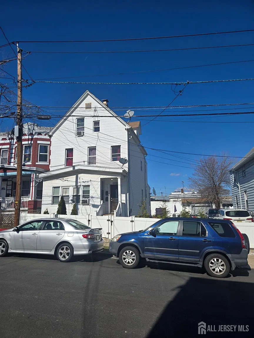 300 Alpine St photo 1