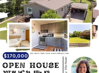 307 W 14th St, Ellis, KS 67637