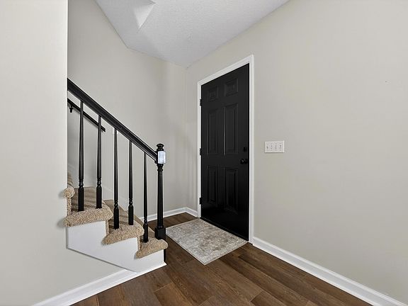 4th image of 301 Squire Rd