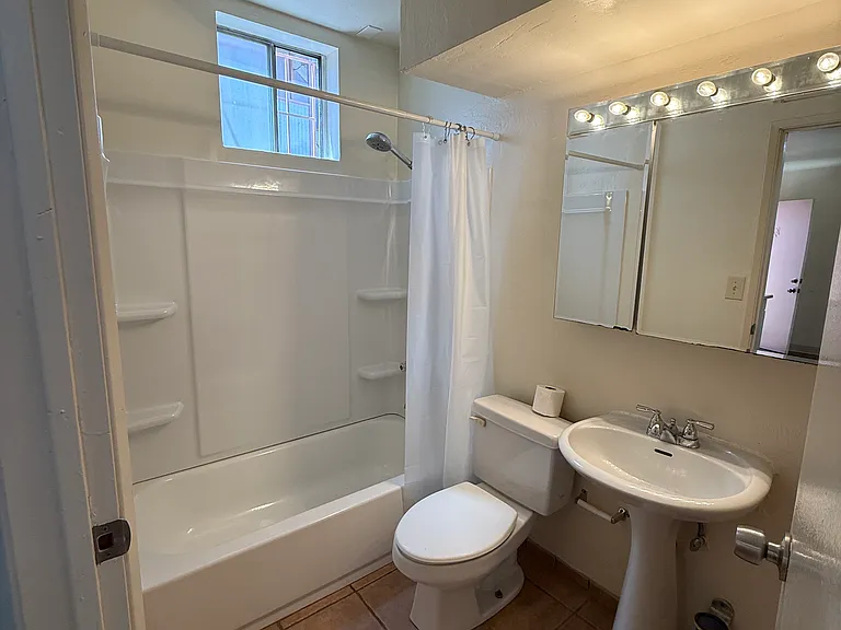 220 Juniper St #19 — Photo 2