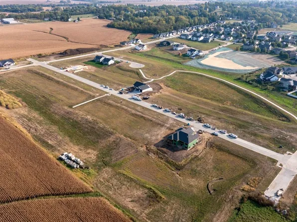 523 Parkview Ct, Mount Vernon, IA 52314