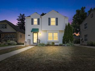1019 Glenview AVENUE, Wauwatosa, WI 53213