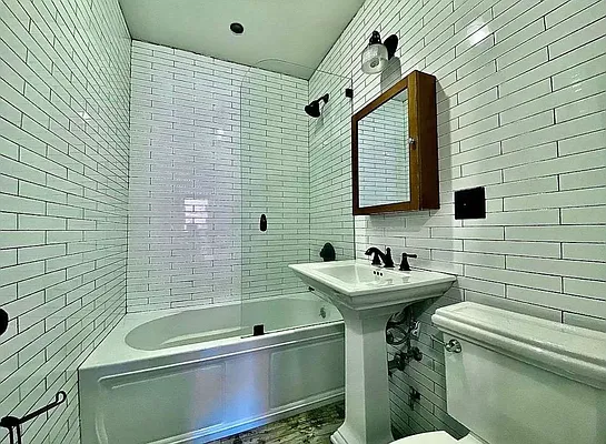 Rented by Doorway NYC, LLC | media 17