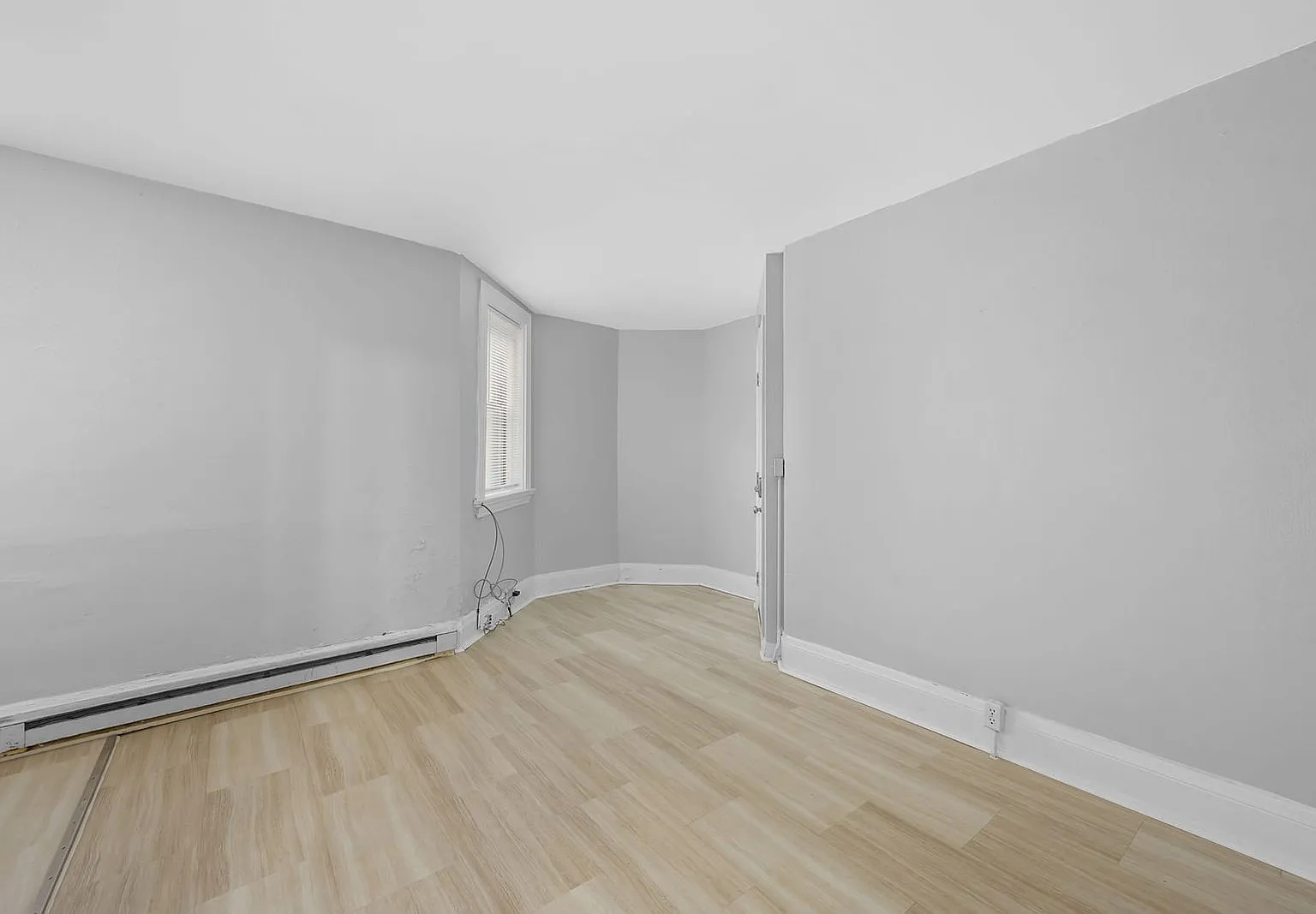 Studio, 1.0 bath, $895 — Photo 3