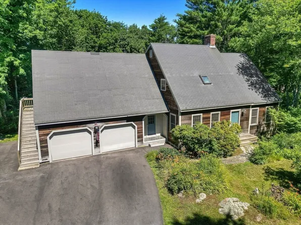318 Essex St, South Hamilton, MA 01982