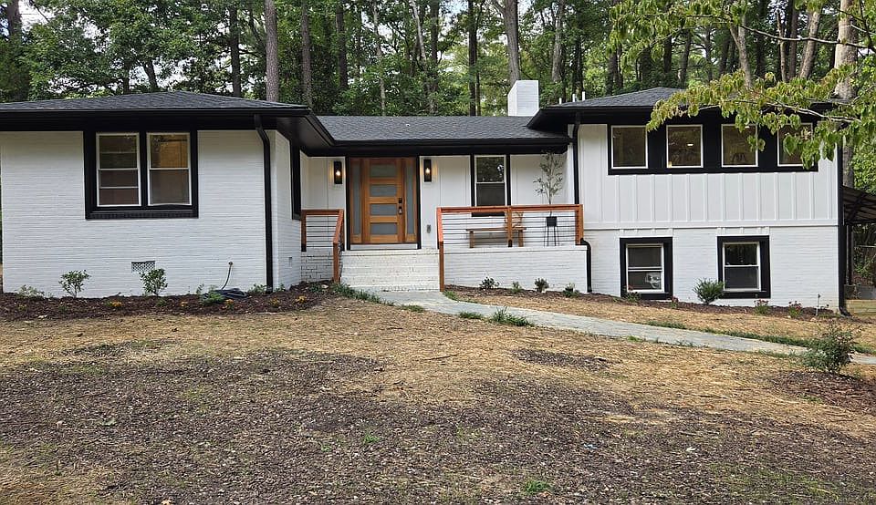 1st image of 2828 Stuart Dr