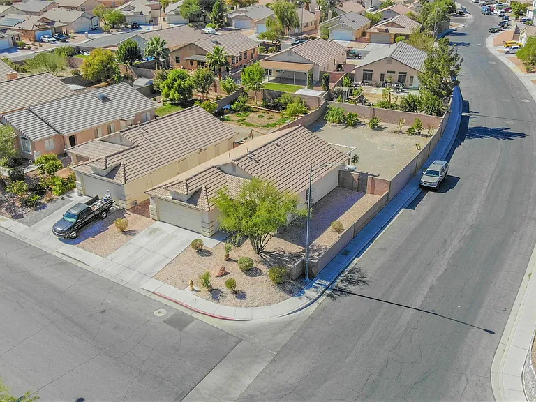 3747 Shadow Tree St — Photo 28