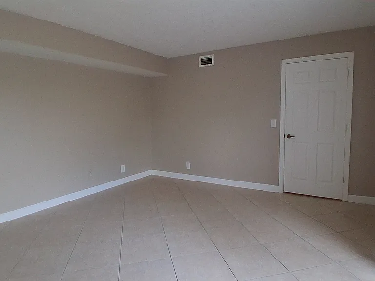 Large 2nd bedroom - upstairs