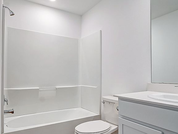 4th image of 1495 Twilight Green Dr #1495
