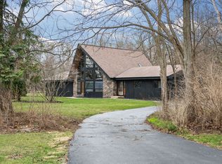 5N584 Dunham Trails Rd, Wayne, IL 60184