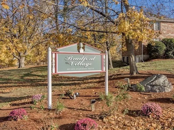 12 Myles Standish Dr Unit 11, Haverhill, MA 01835