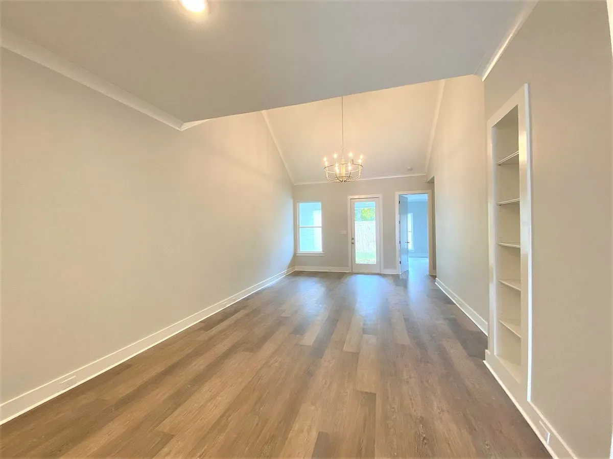 Building Photo - 17530 Comfort Blvd