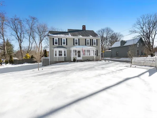 262 Main St, Amesbury, MA 01913