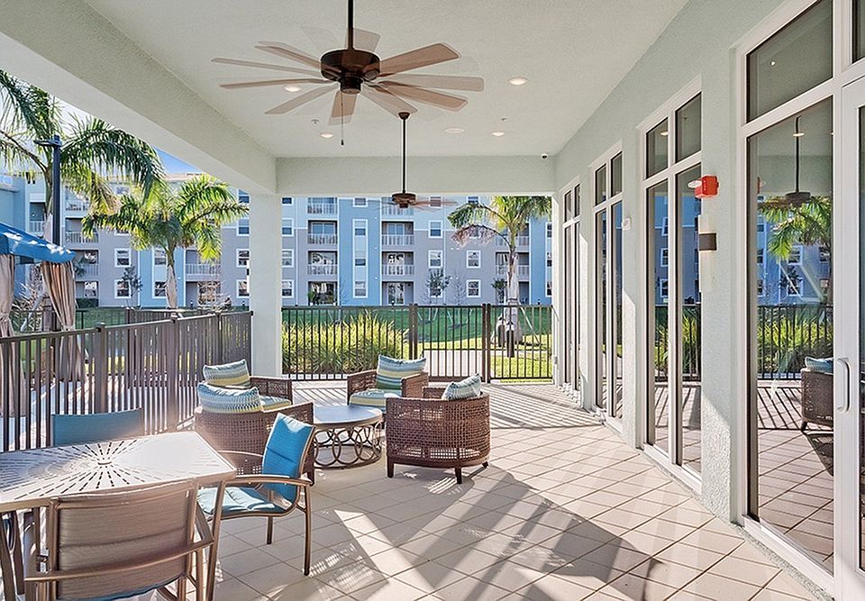 Apartments for rent in Cape Coral with amenities
