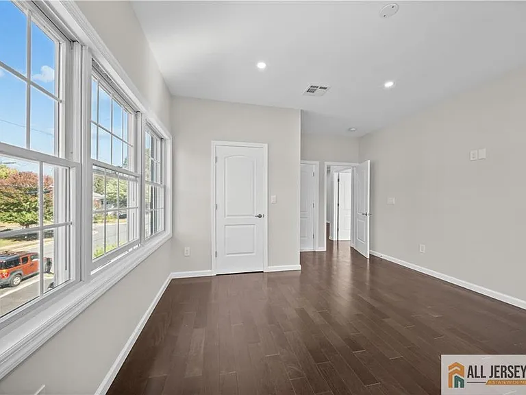 7 Mount Pleasant Ave — Photo 36