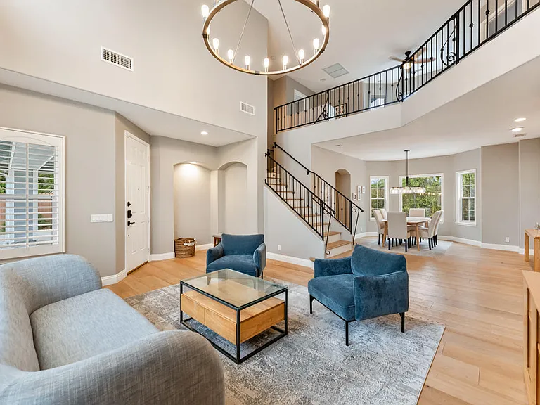 200 Oak View Ln — Photo 4