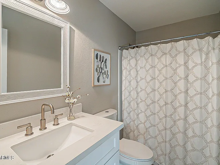 14008 N 52nd Ave — Photo 26