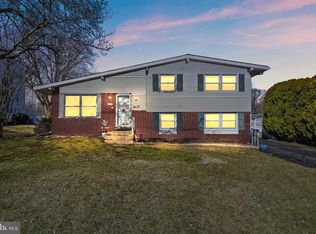 415 Eldon Dr, Broomall, PA 19008