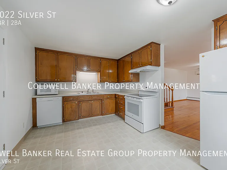 1022 Silver St — Photo 6