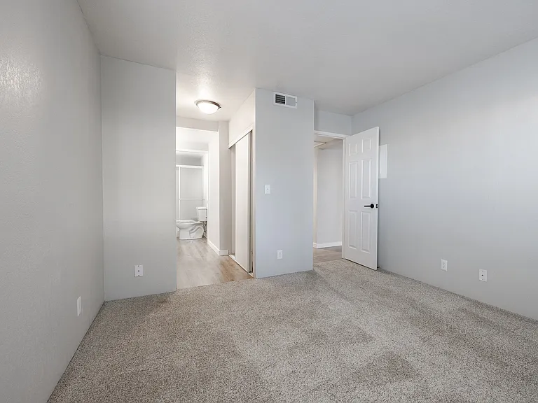 Reedhouse Apartments — Photo 28