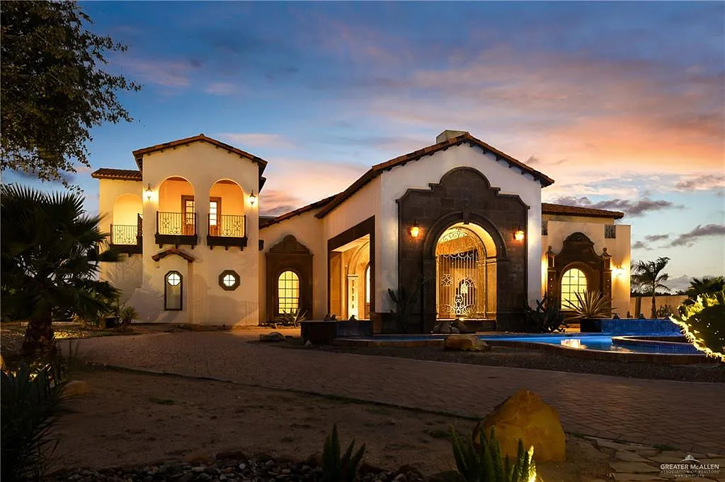 8 bed, 9.0 bath, 14829 sqft, $12,500 — Photo 2