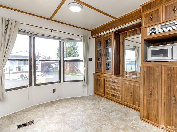 4th image of 5715 113th Avenue E #72