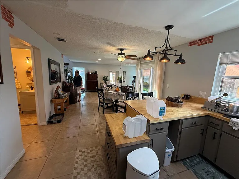 447 Hunter Cir — Photo 21