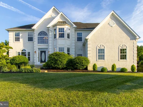 305 Rabbit Ct, Mullica Hill, NJ 08062