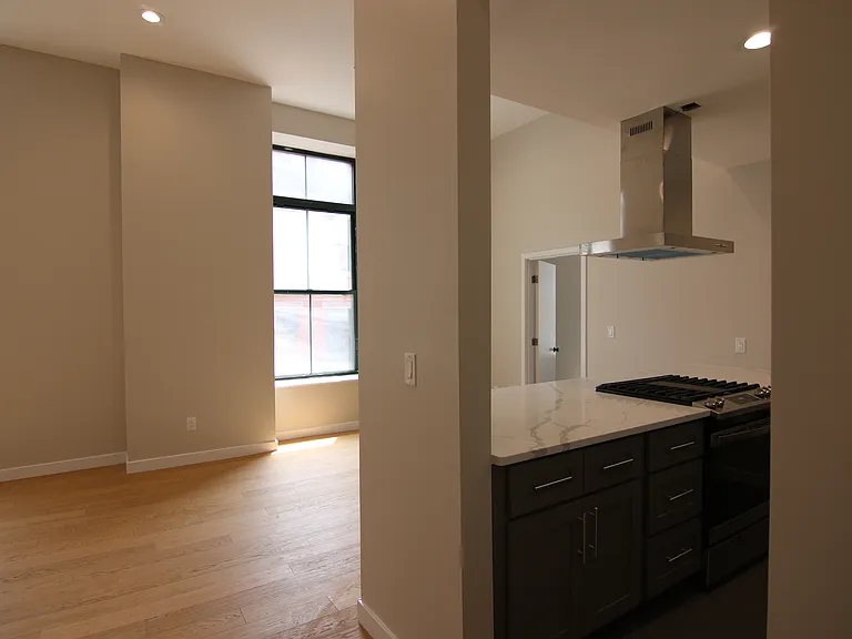 Deacon Court - 1661 Washington Street — Photo 209