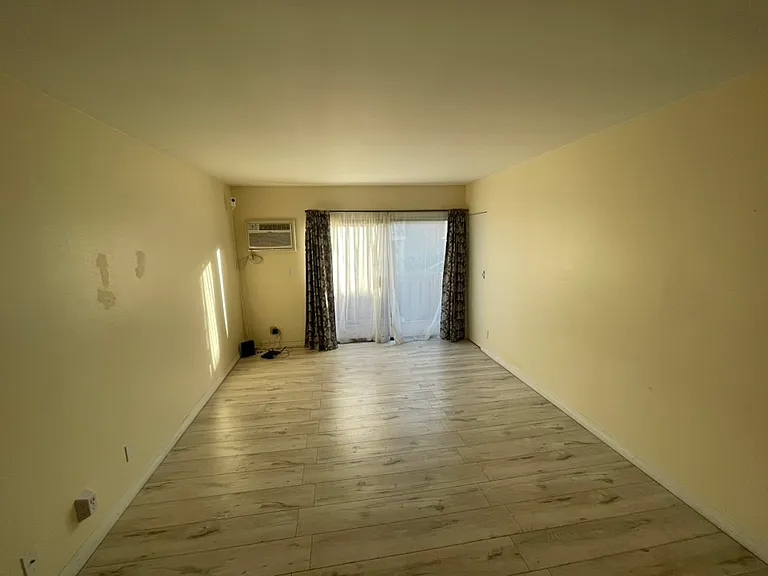 17900 Sherman Way #234 — Photo 2