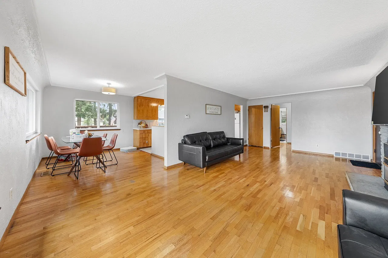 2 bed, 1200 sqft, $2,600 — Photo 3