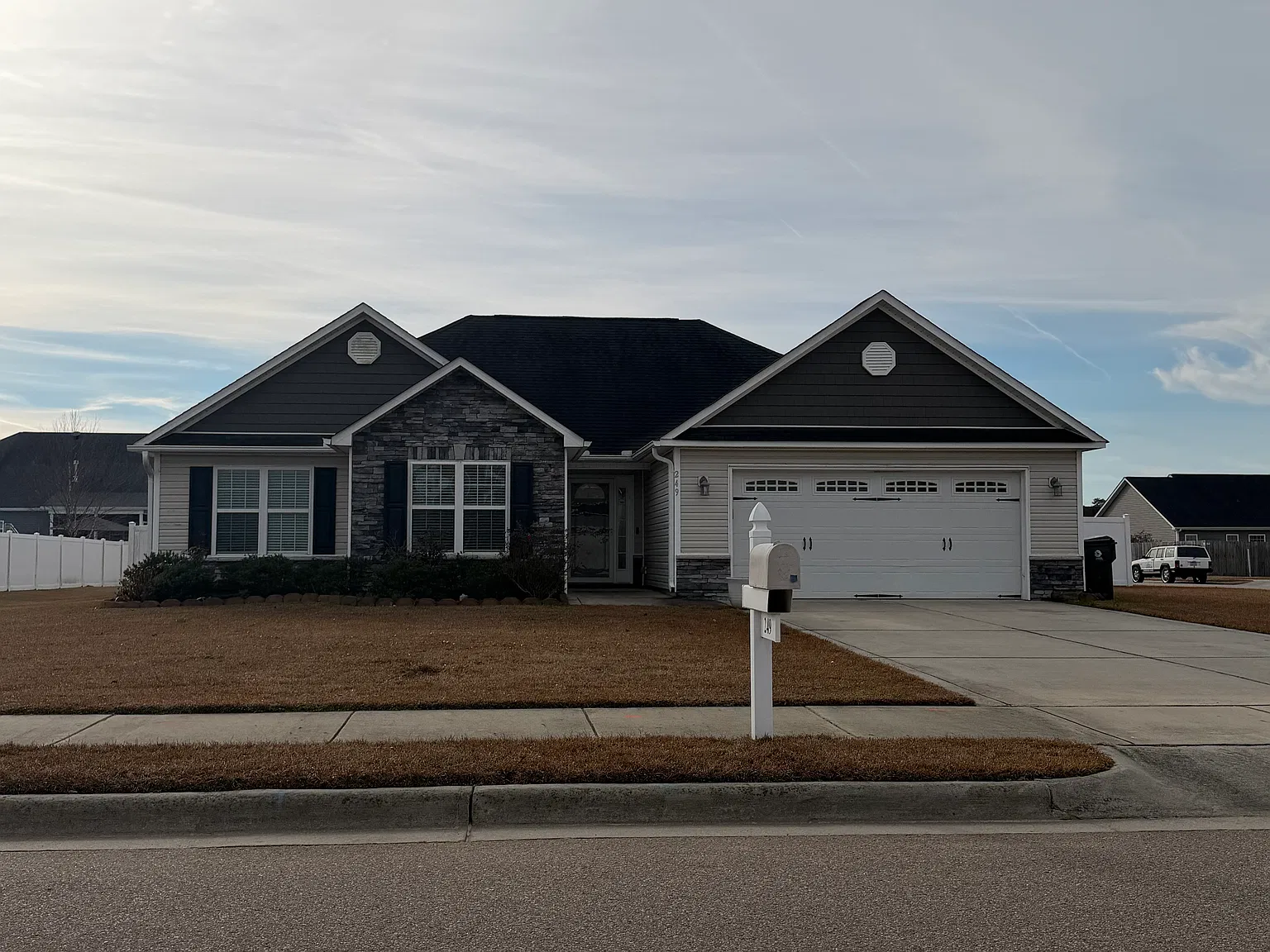 3 bed, 1518 sqft, $2,400 — Photo 2