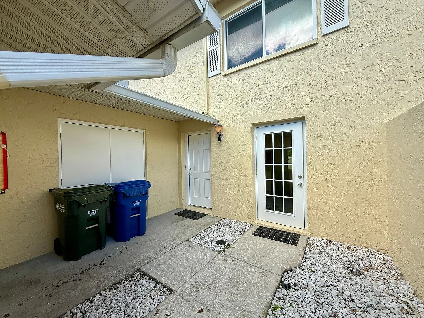 3 Story Townhome Split Plan 3/3/1 — Photo 3