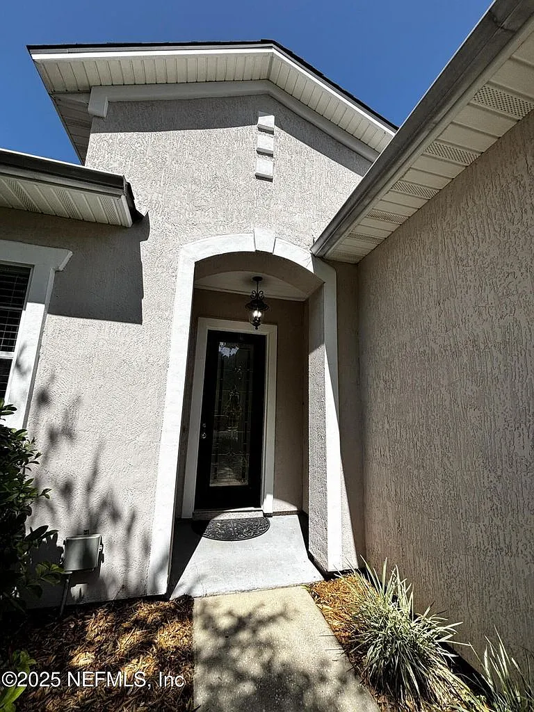 3 bed, 2.0 bath, 1730 sqft, $2,500 — Photo 4
